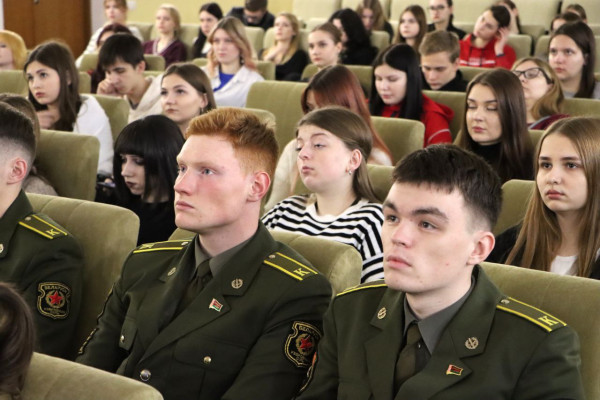 photo_5415945286741779275_y (1)